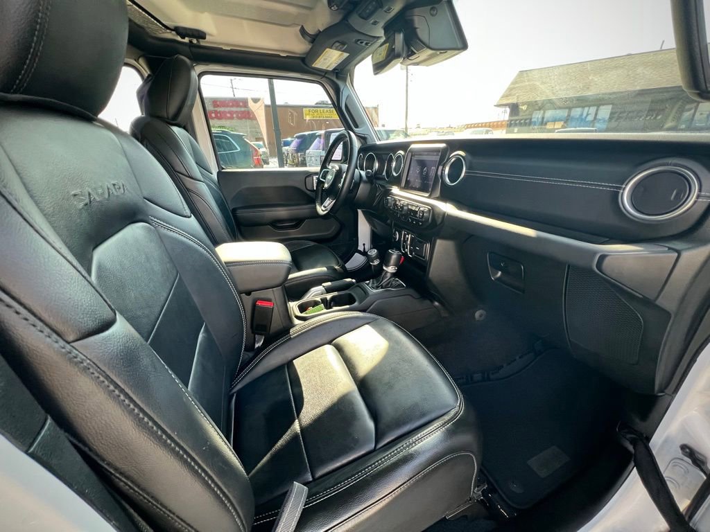 Used 2022 Jeep Wrangler Unlimited Sahara w/ Cold Weather Group image 31
