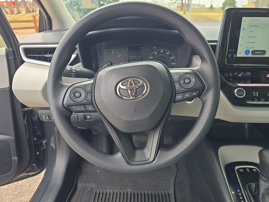 Used 2025 Toyota Corolla LE AWD/4WD image 16