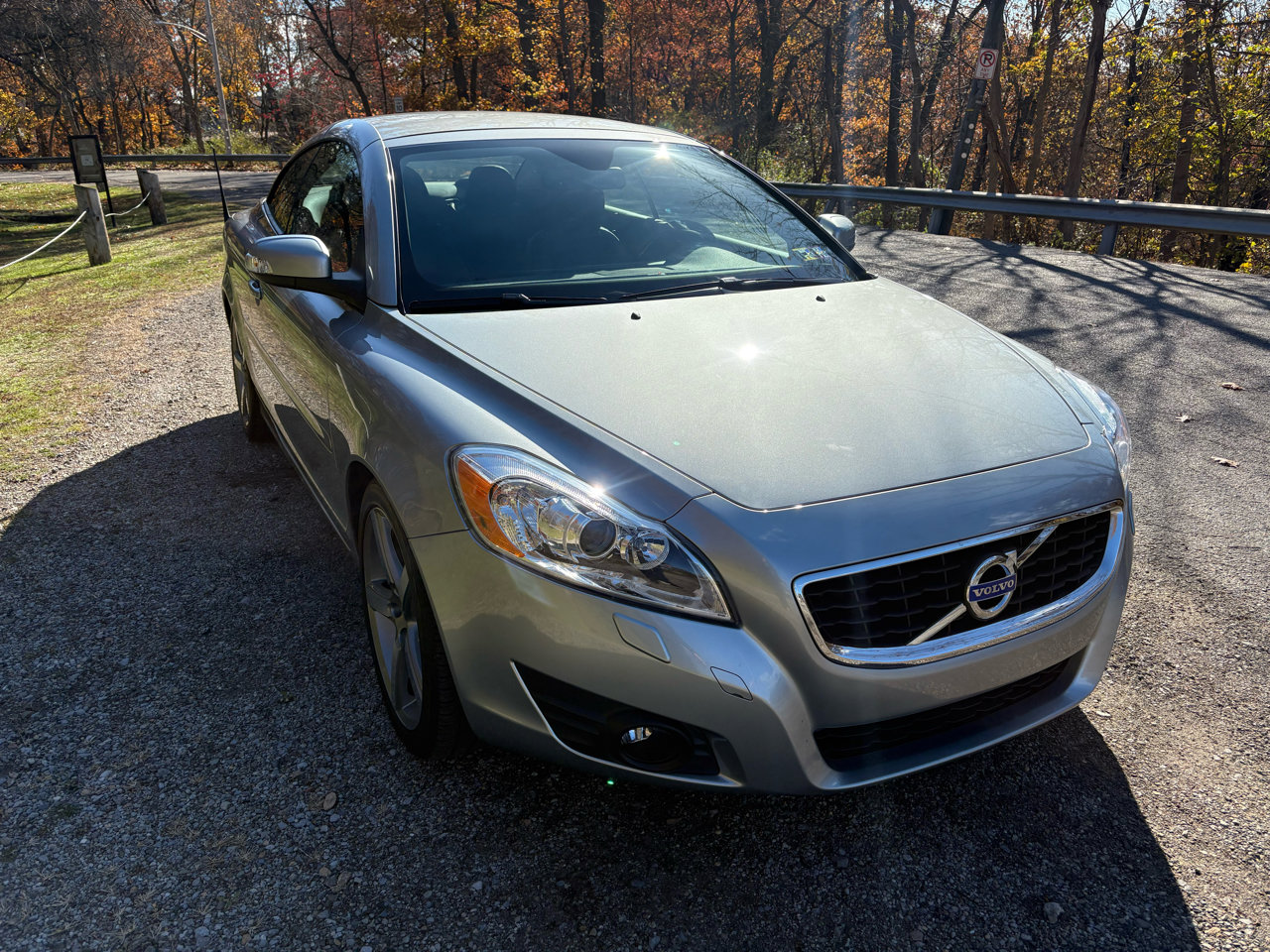 Used 2011 Volvo C70 T5 image 1