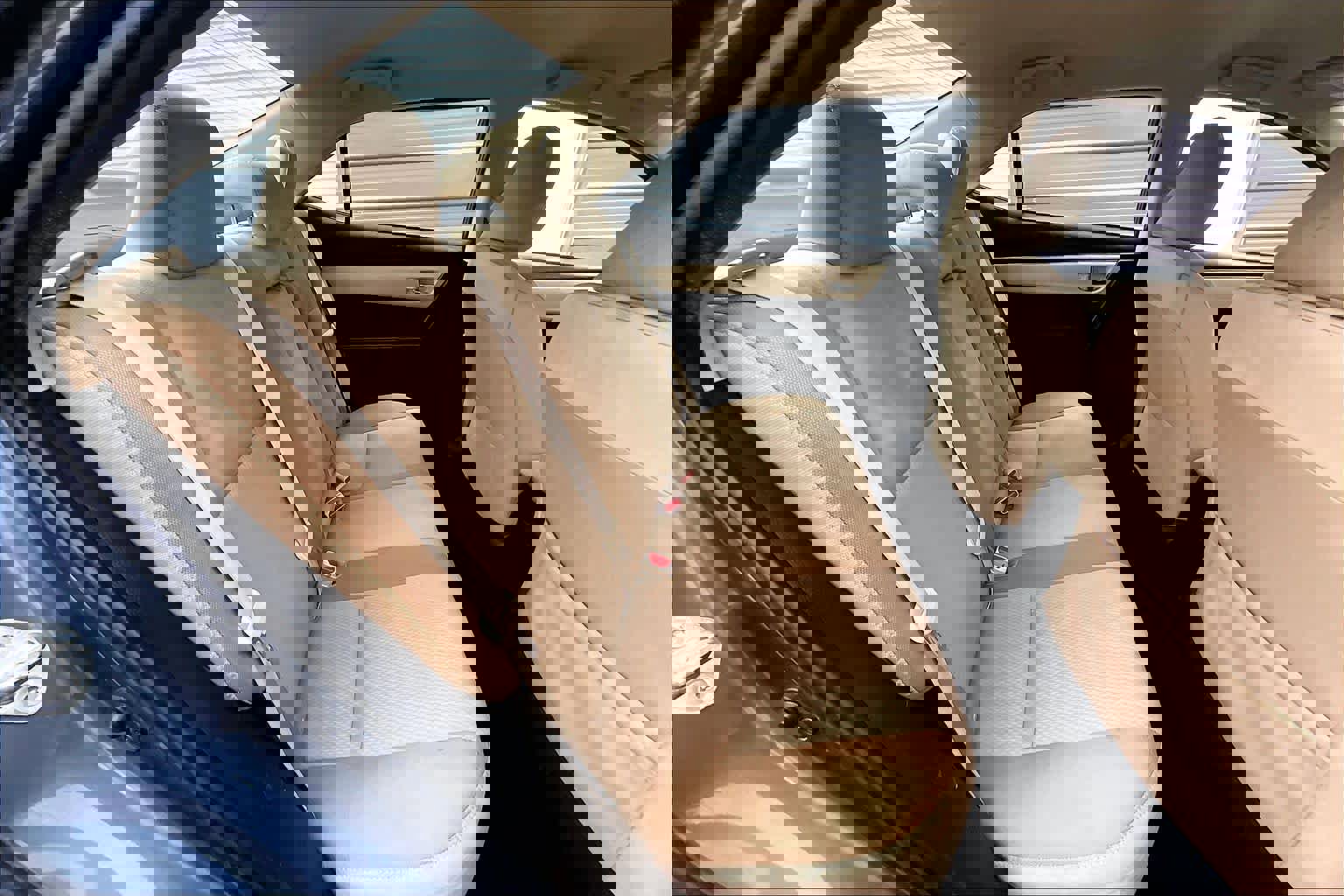 Used 2017 Toyota Corolla LE image 18