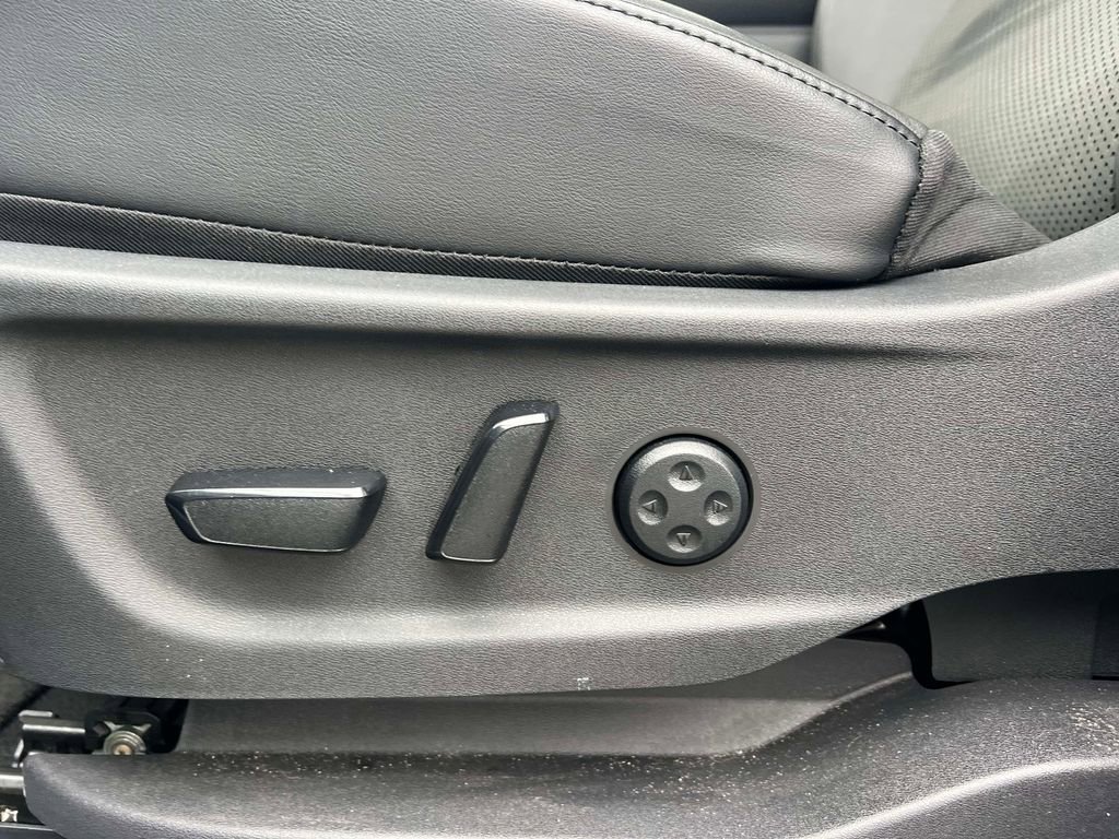 Used 2024 Nissan Ariya FWD image 18