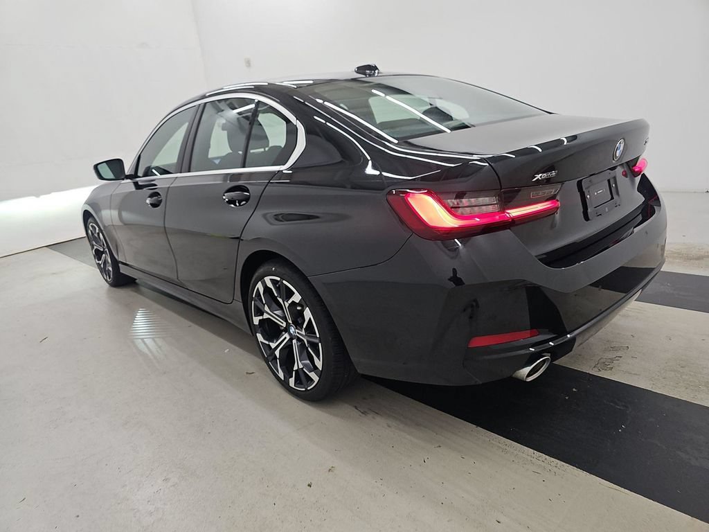 Used 2025 BMW 330i xDrive Sedan AWD/4WD image 3