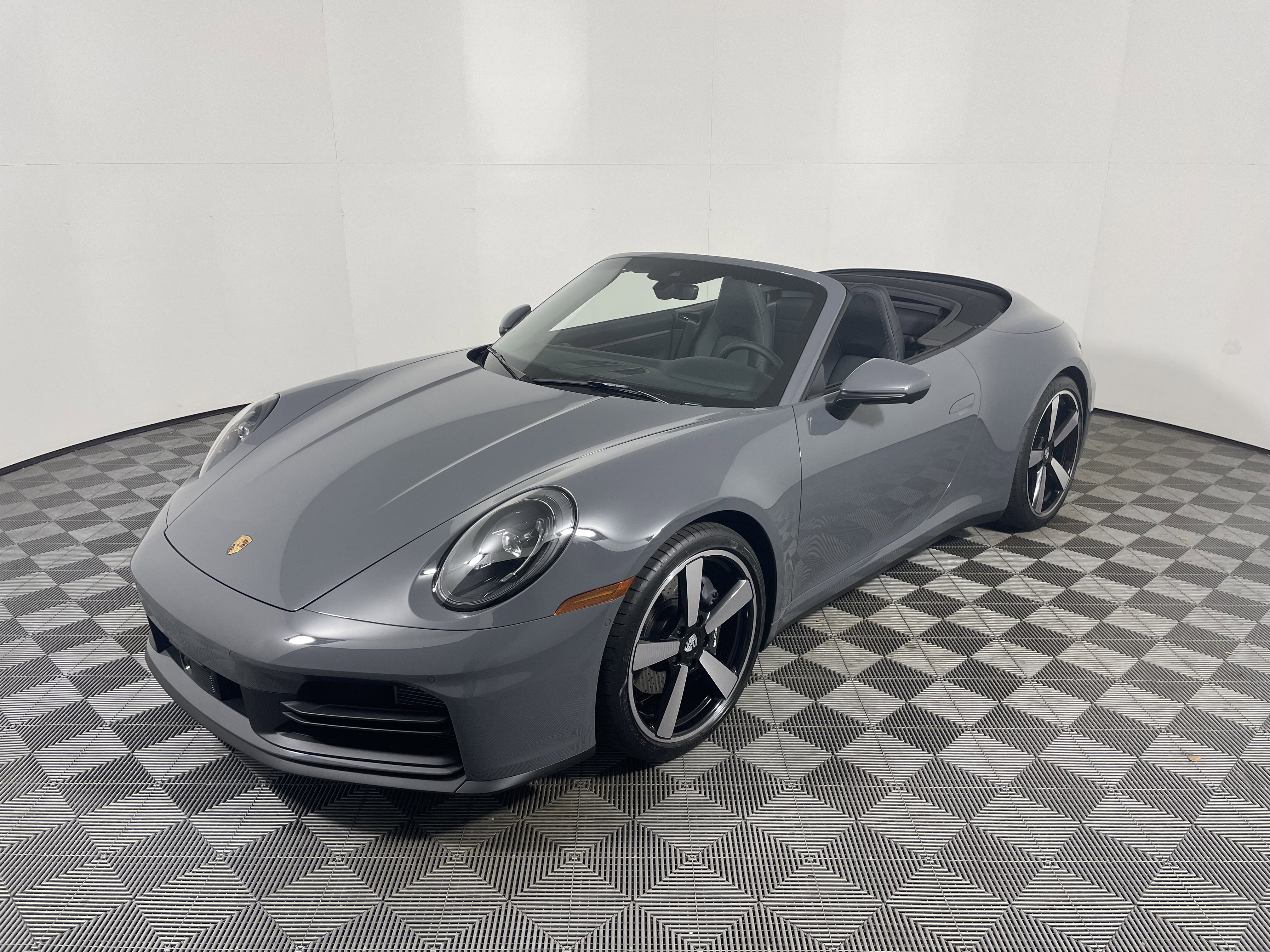 Used 2025 Porsche 911 Carrera image 11