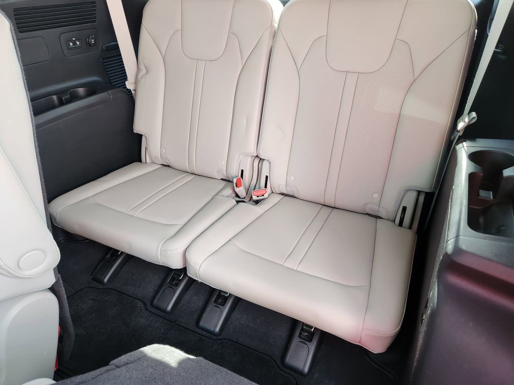 Certified 2023 Kia Sorento SX image 10