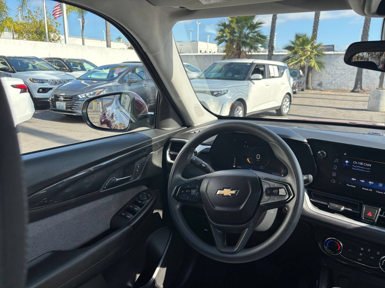 Used 2025 Chevrolet TrailBlazer LT FWD image 32