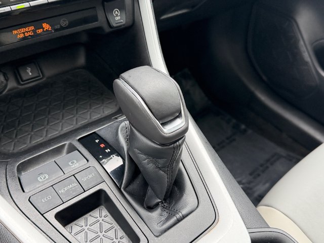 Certified 2021 Toyota RAV4 XLE Premium FWD image 26