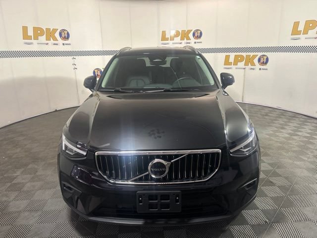 Used 2025 Volvo XC40 B5 Plus AWD/4WD image 10