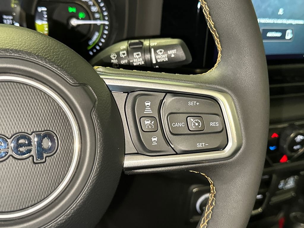 Used 2024 Jeep Wrangler Unlimited Sahara image 29