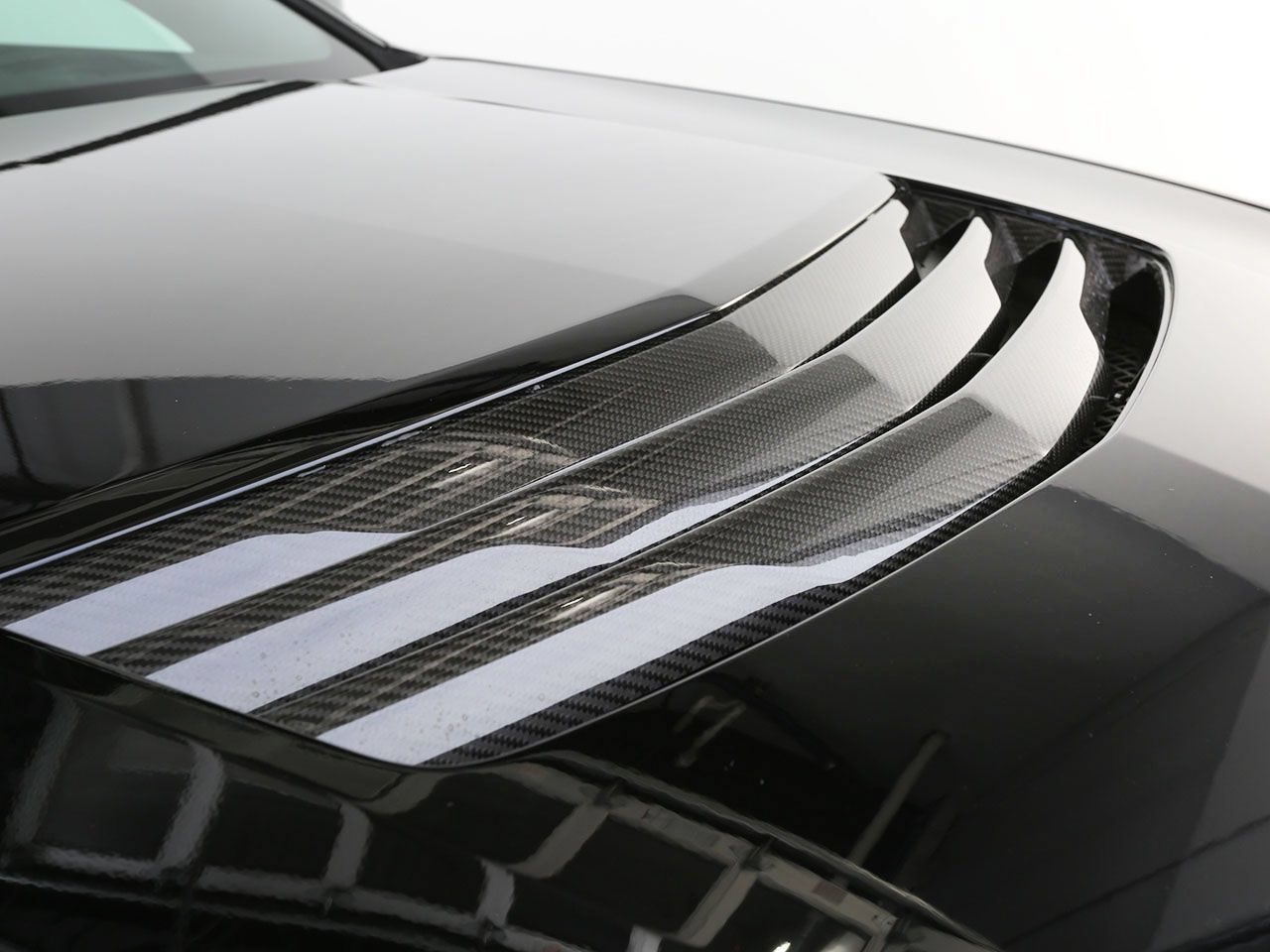 Used 2018 Cadillac CTS V w/ Carbon Fiber Package RWD image 15