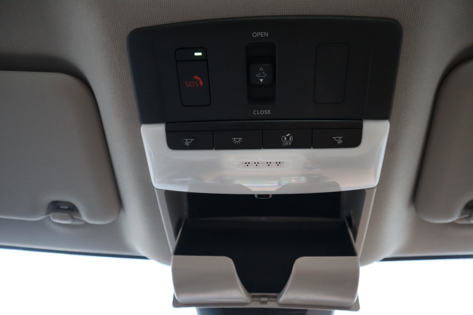 Used 2025 Nissan Sentra SV w/ SV Premium Package image 34