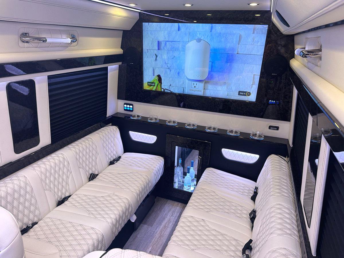 Used 2024 Mercedes-Benz Sprinter 3500 image 27
