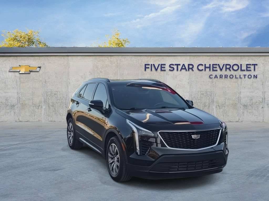 Used 2022 Cadillac XT4 Sport w/ Enhanced Visibility Package FWD image 2