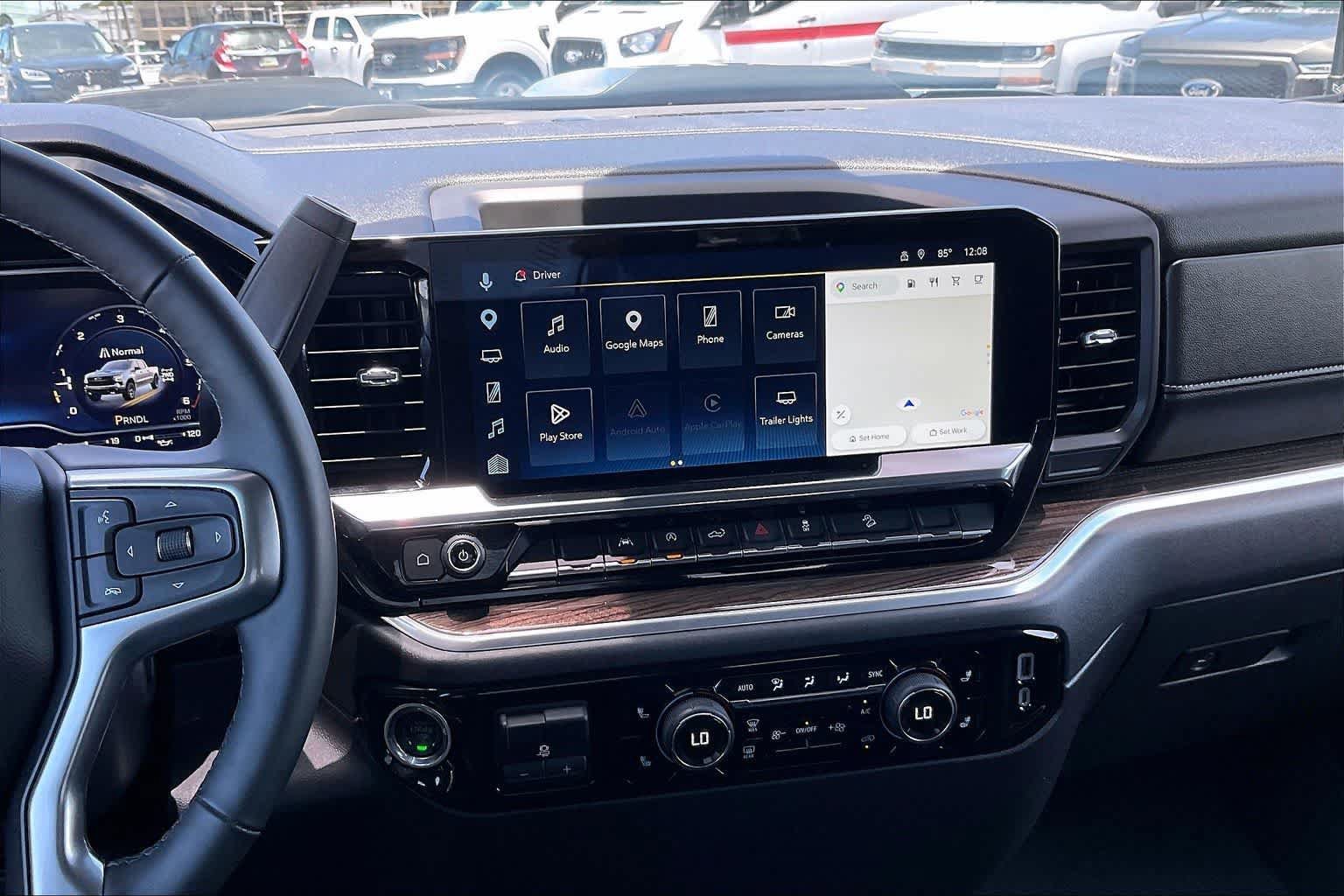 Used 2025 Chevrolet Silverado 1500 LT Trail Boss w/ Dark Appearance Package AWD/4WD image 15