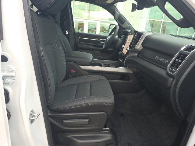 New 2026 RAM 1500 4x4 Crew Cab image 37