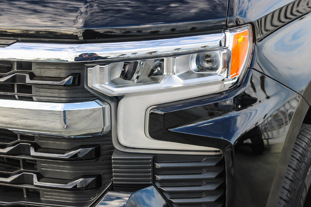Used 2024 Chevrolet Silverado 1500 LT AWD/4WD image 5