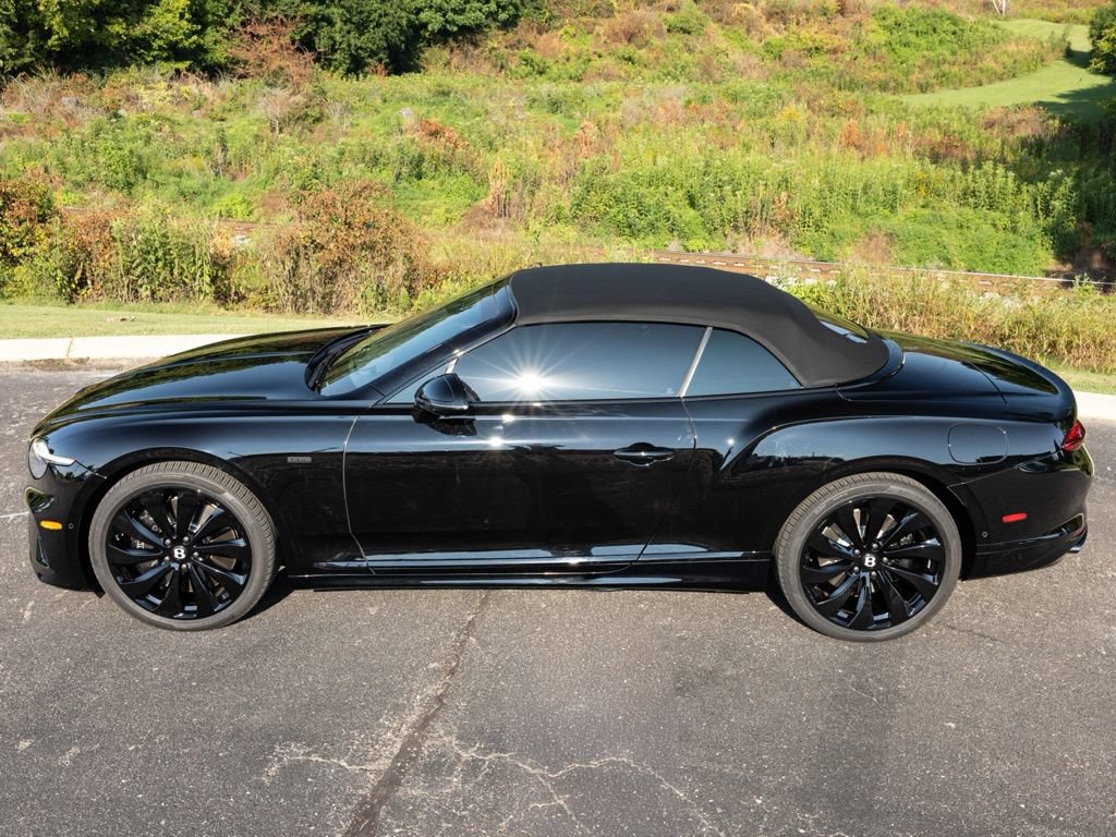 Used 2025 Bentley Continental GTC AWD/4WD image 56