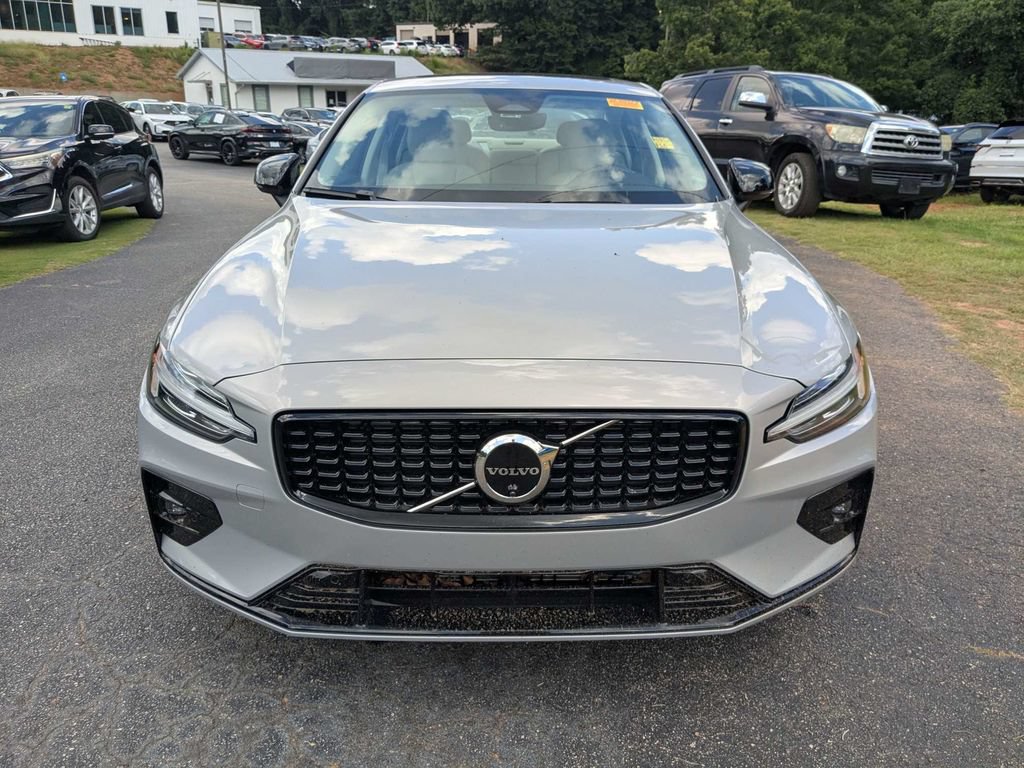 Used 2024 Volvo S60 B5 Plus FWD image 9