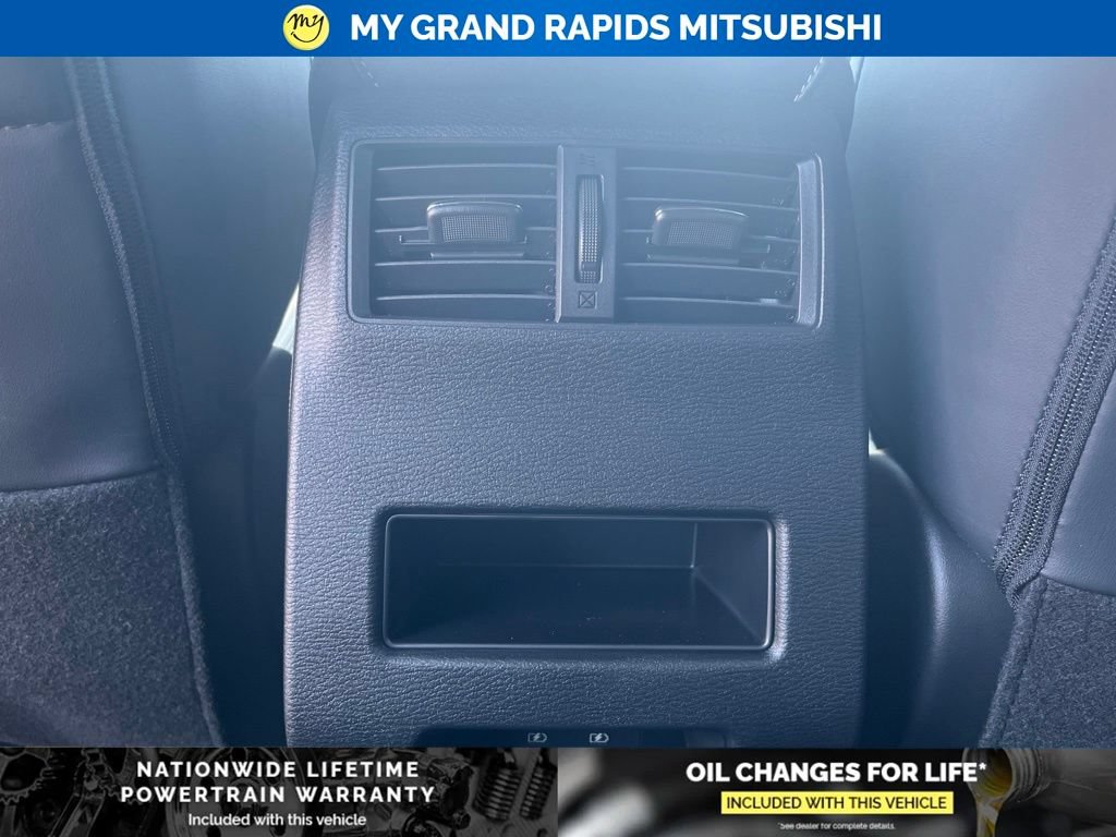 New 2026 Mitsubishi Outlander AWD image 21