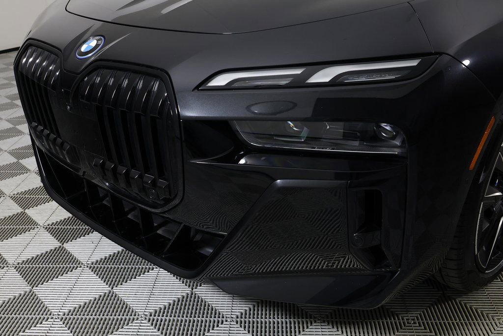 Used 2023 BMW i7 xDrive60 image 50