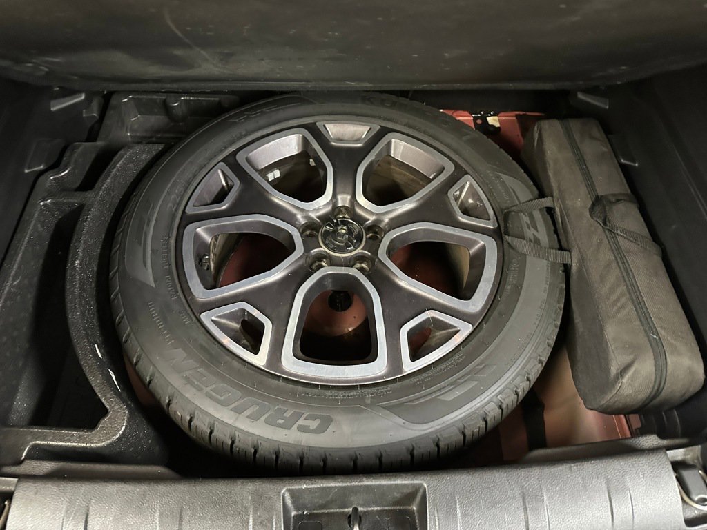 Used 2015 Jeep Renegade Limited image 21