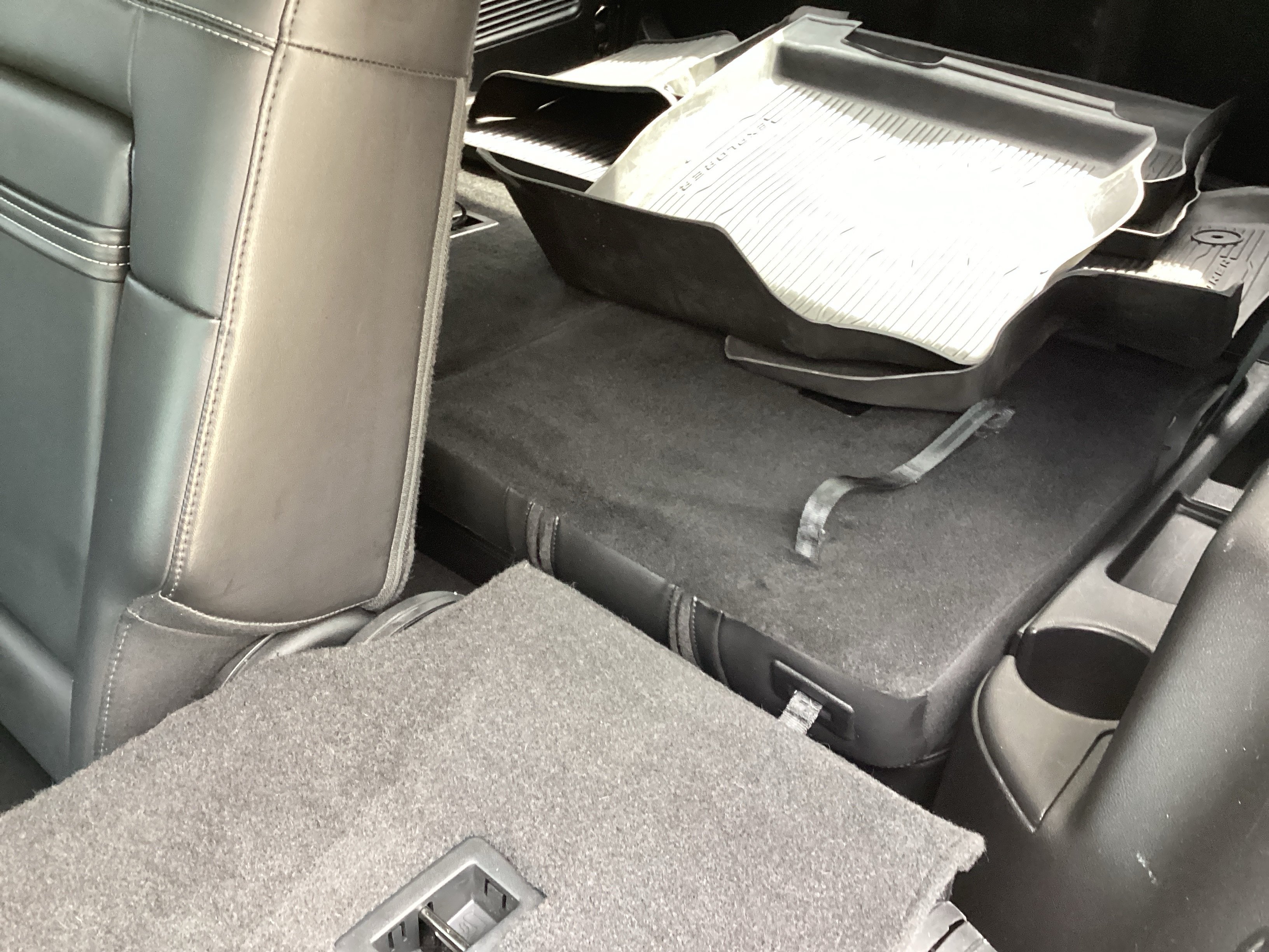 Used 2021 Ford Explorer XLT w/ Equipment Group 202A AWD/4WD image 31