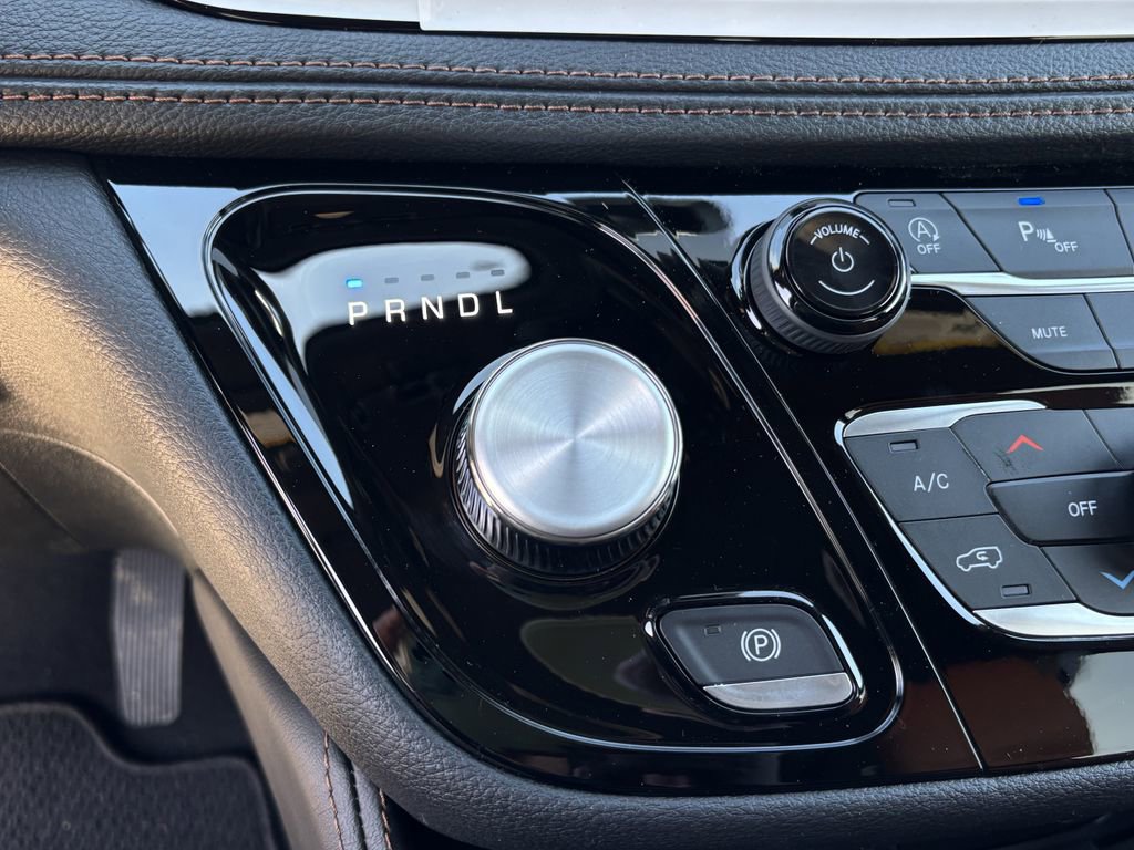 New 2026 Chrysler Pacifica Pinnacle FWD image 17