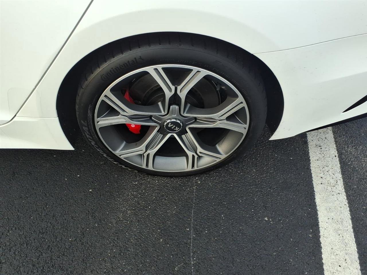 Used 2018 Kia Stinger GT2 image 5