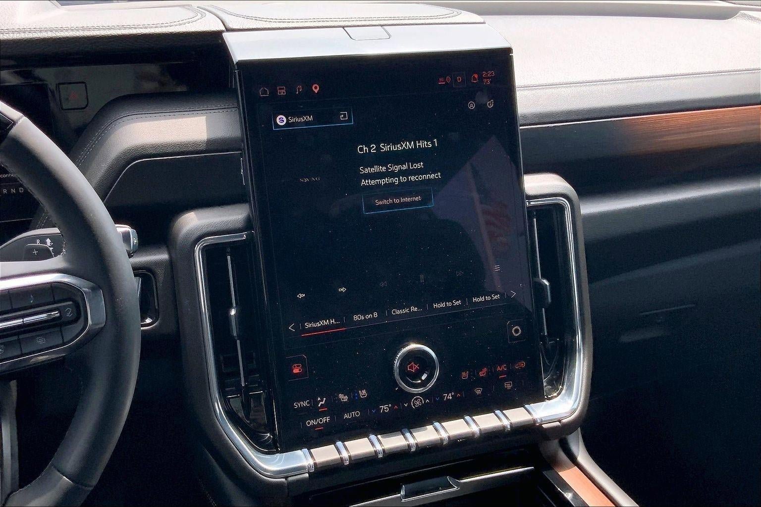 Used 2025 GMC Yukon Denali w/ Denali Reserve Package AWD/4WD image 6
