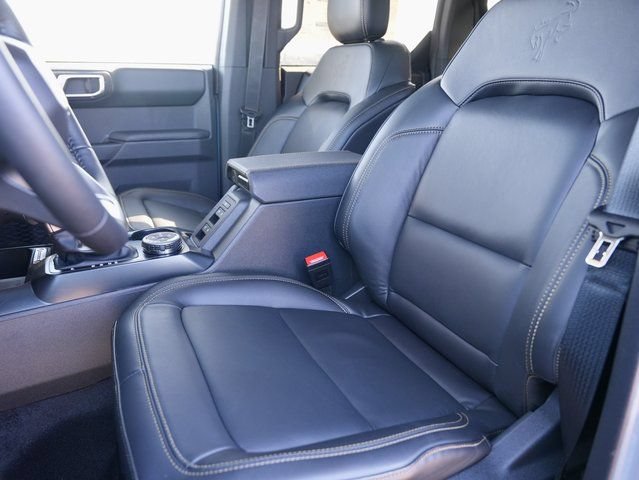 New 2025 Ford Bronco Badlands w/ Sasquatch Package AWD/4WD image 14
