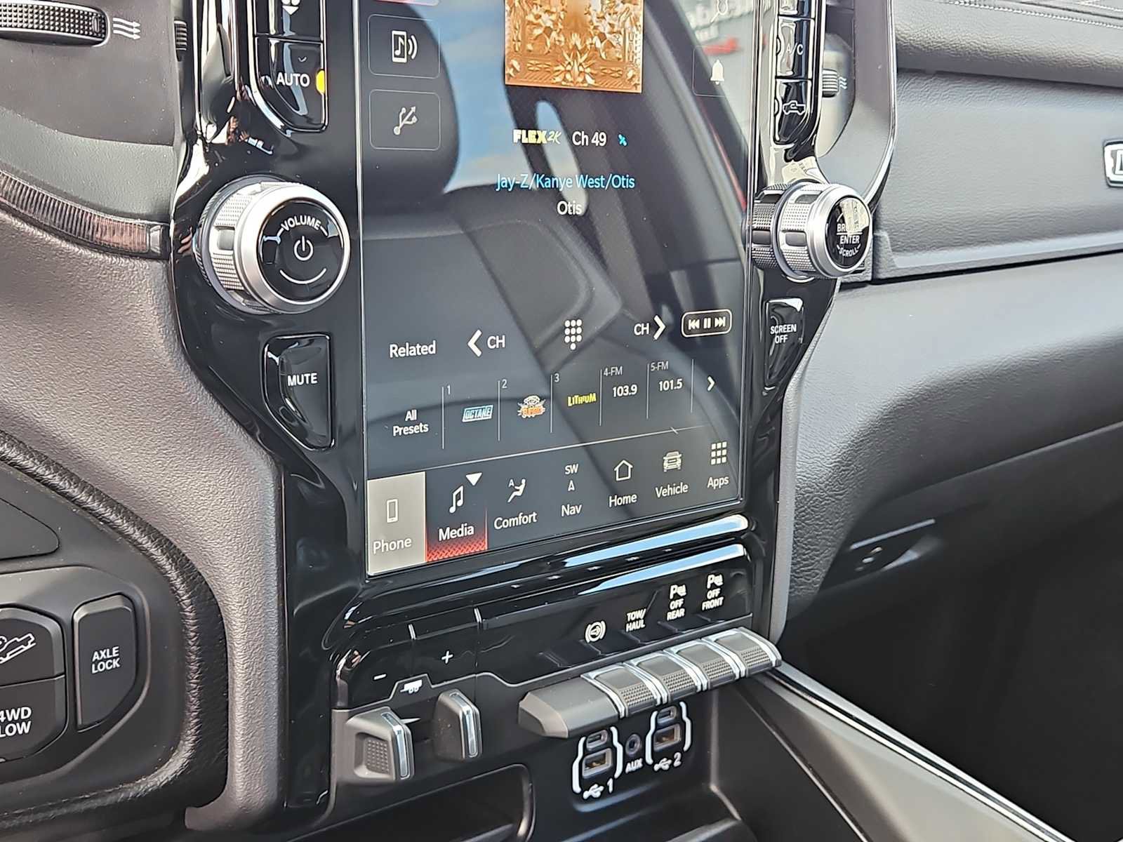 Used 2024 RAM 2500 Rebel image 24