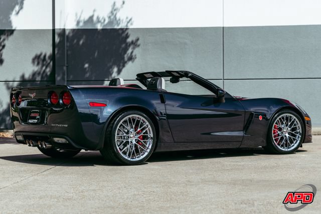 Used 2013 Chevrolet Corvette 427 w/ 1SB Preferred Equipment Group RWD image 3