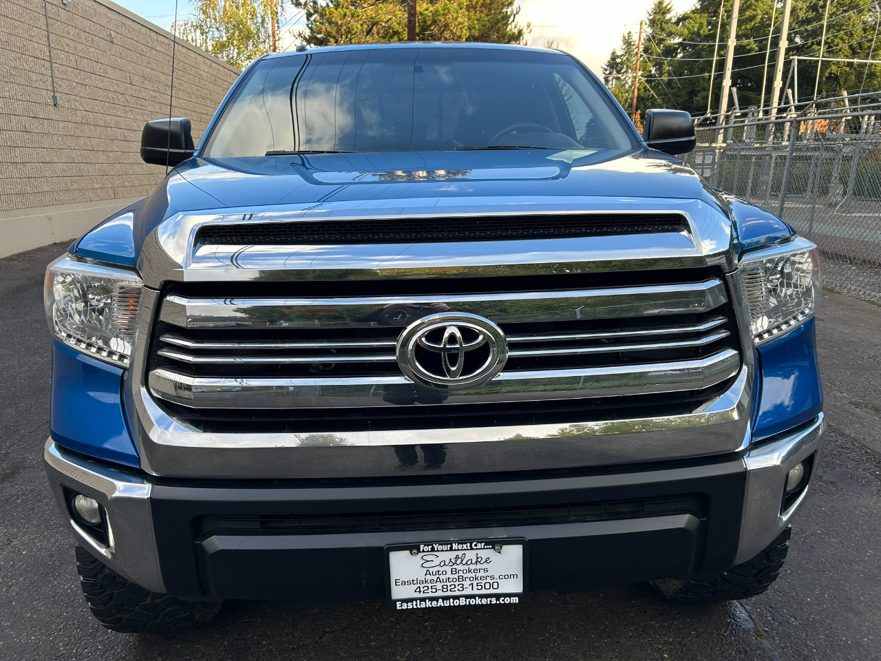 Used 2017 Toyota Tundra SR5 image 2