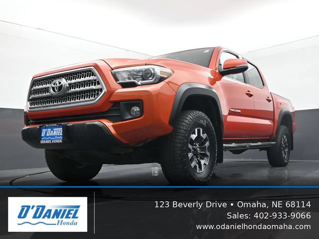 Used 2016 Toyota Tacoma TRD Off-Road AWD/4WD image 9