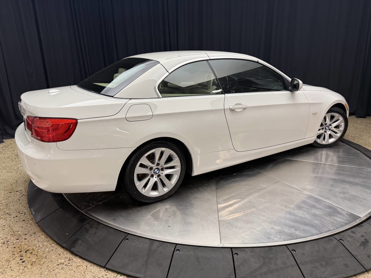 Used 2011 BMW 328i Convertible image 22