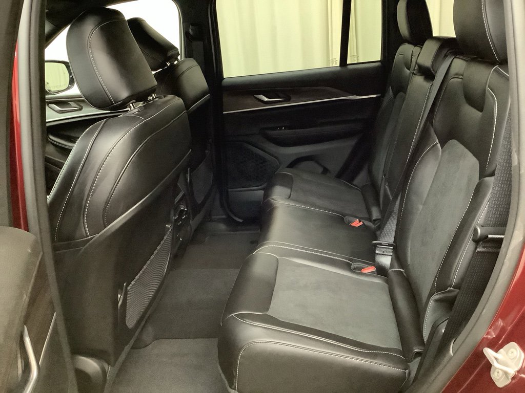 New 2026 Jeep Grand Cherokee Altitude image 27