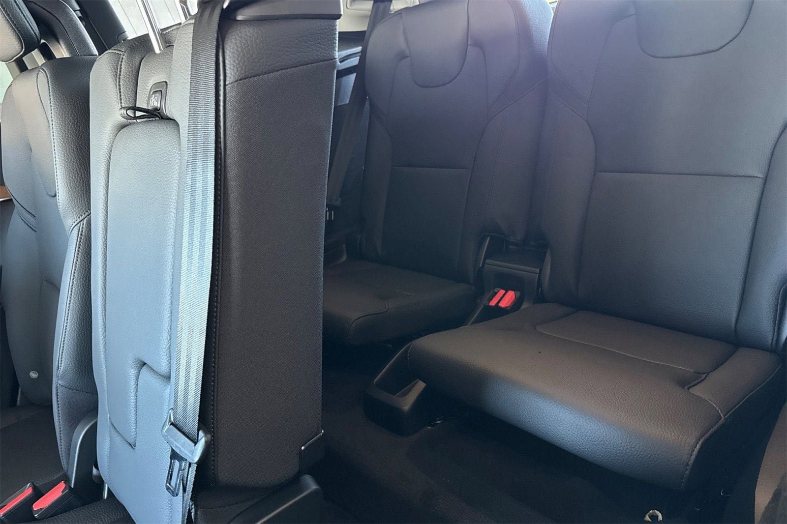 Used 2025 Volvo XC90 B6 Plus w/ Protection Package Premier AWD/4WD image 14