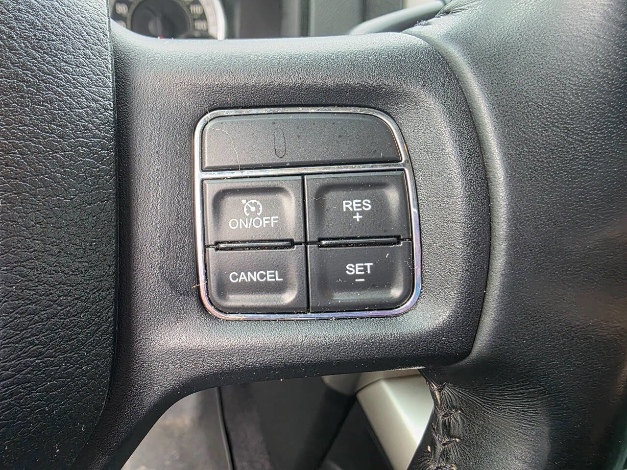 Used 2018 RAM 2500 SLT w/ Luxury Group image 20