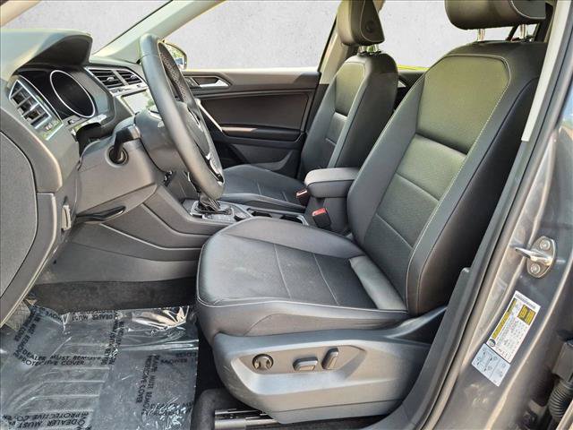 Used 2021 Volkswagen Tiguan SE w/ Panoramic Sunroof Package AWD/4WD image 16