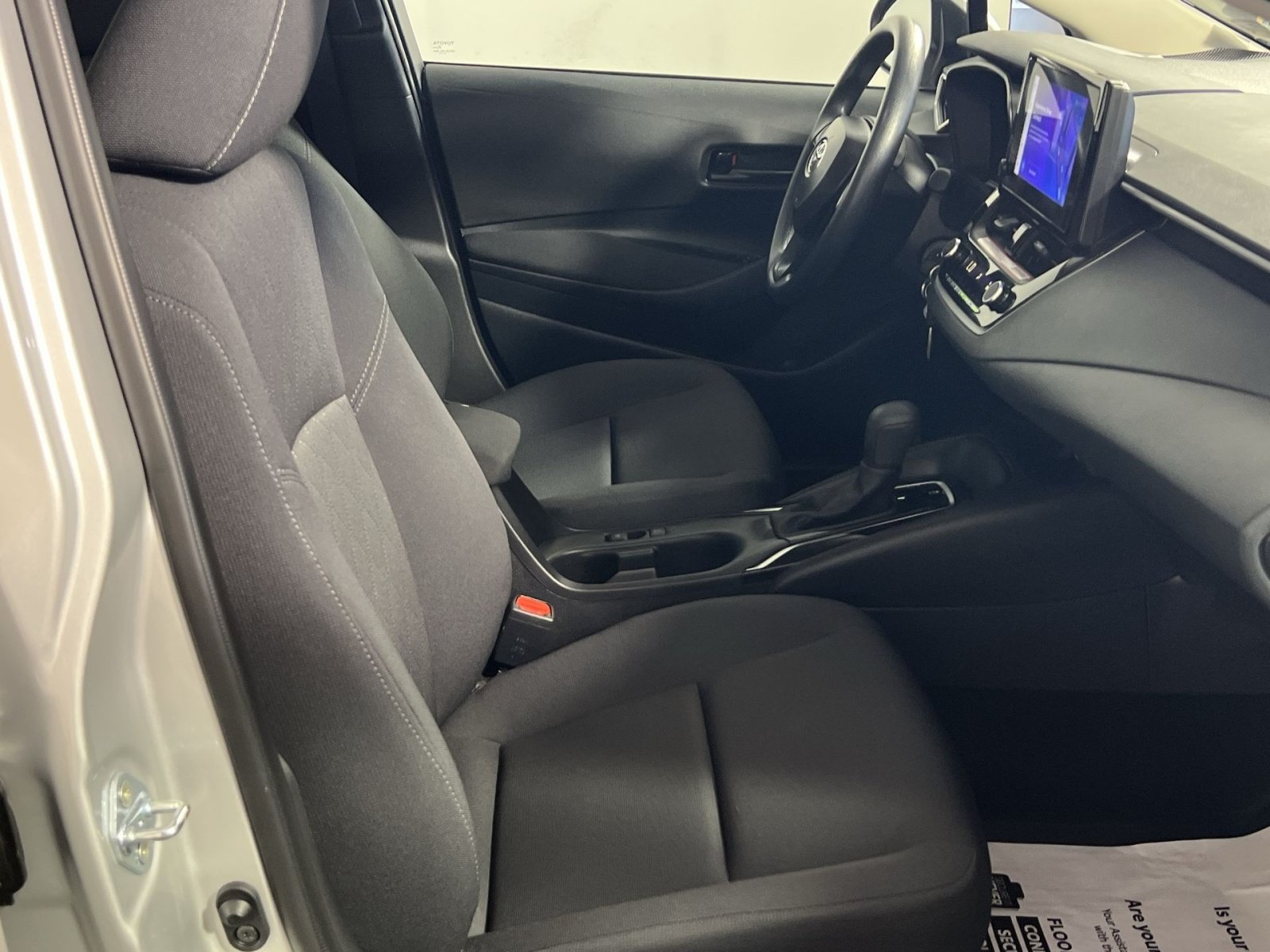 Used 2026 Toyota Corolla LE FWD image 28