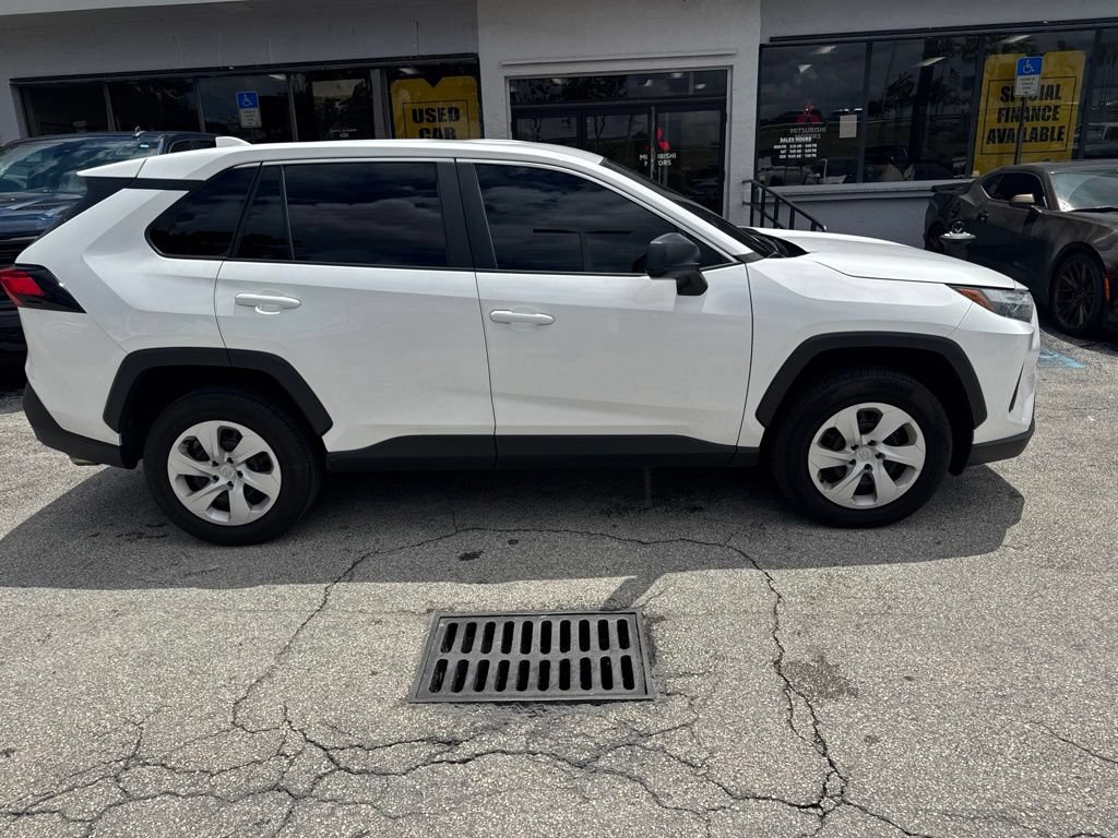 Used 2025 Toyota RAV4 LE AWD/4WD image 6