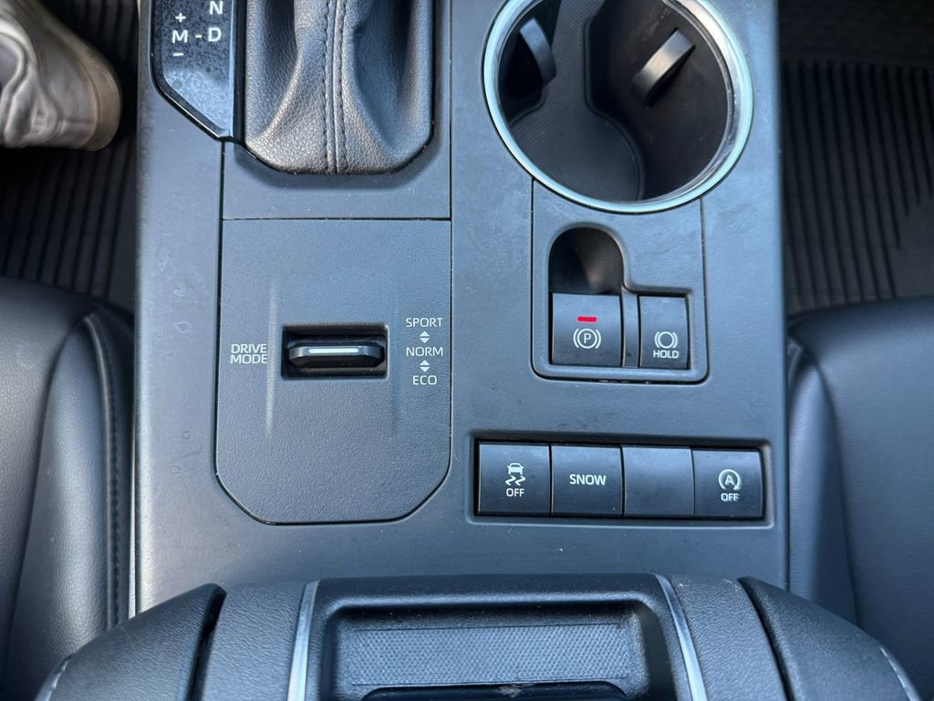 Used 2022 Toyota Highlander XSE FWD image 25
