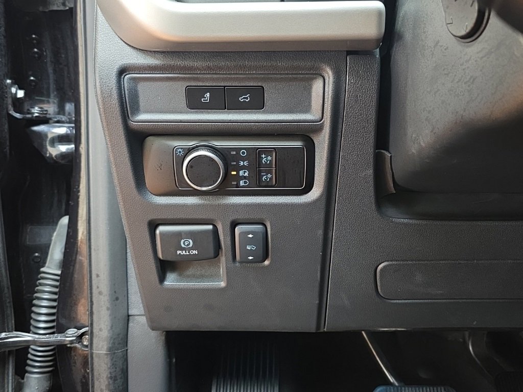 Used 2024 Ford Expedition XLT image 28