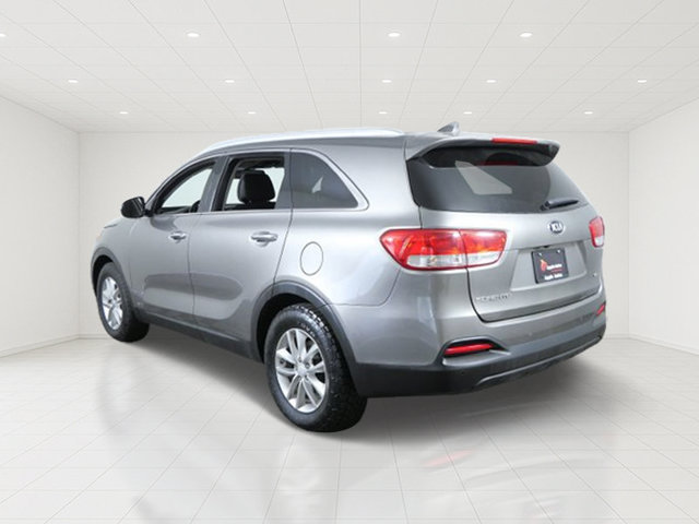 Used 2016 Kia Sorento AWD w/ LX Convenience Package image 4