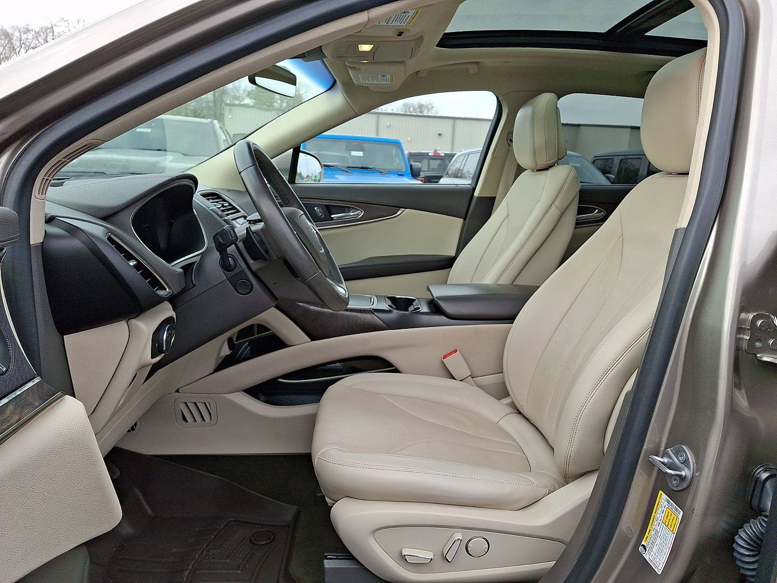 Used 2020 Lincoln Nautilus Reserve image 19