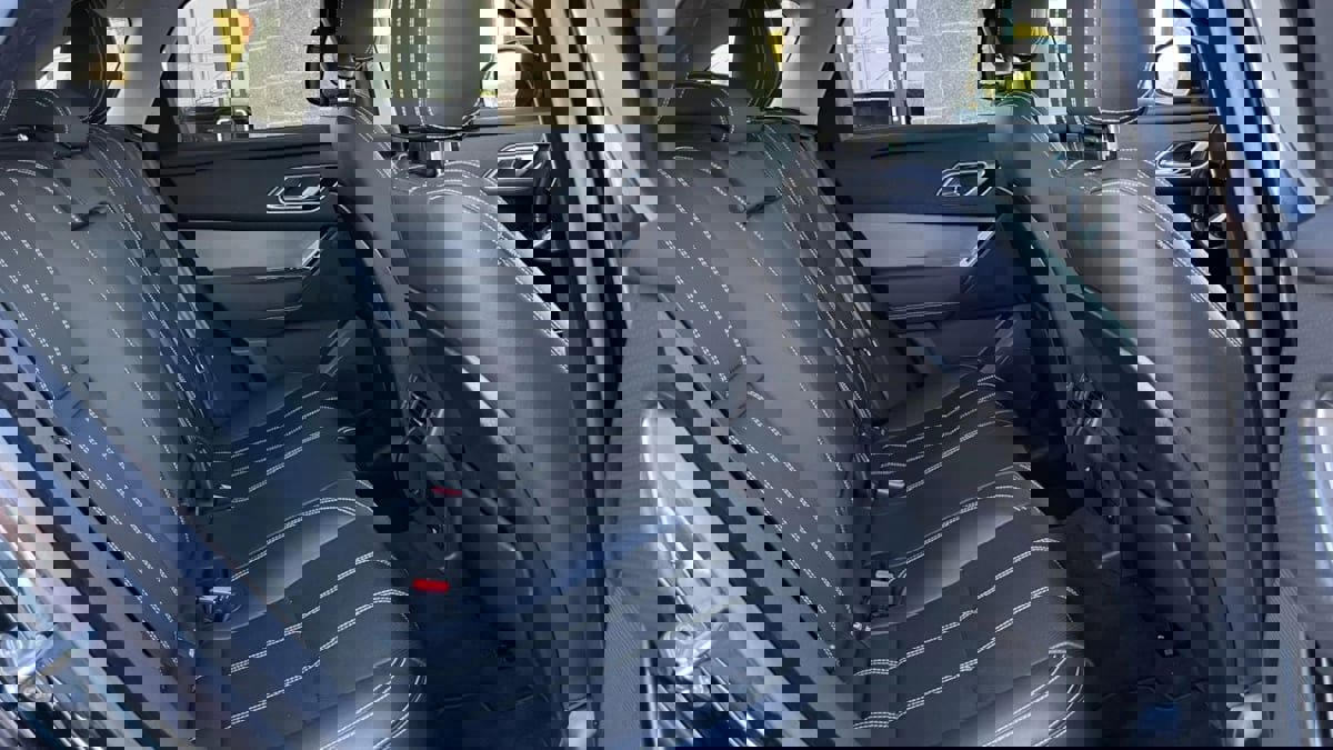 Used 2019 Land Rover Range Rover Velar S image 47