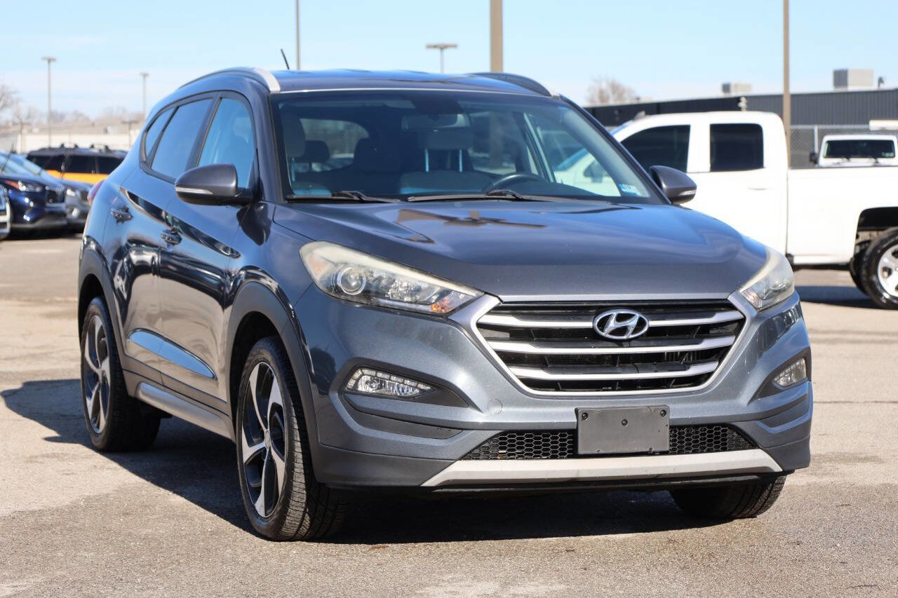 Used 2017 Hyundai Tucson Sport w/ Cargo Package AWD/4WD image 4