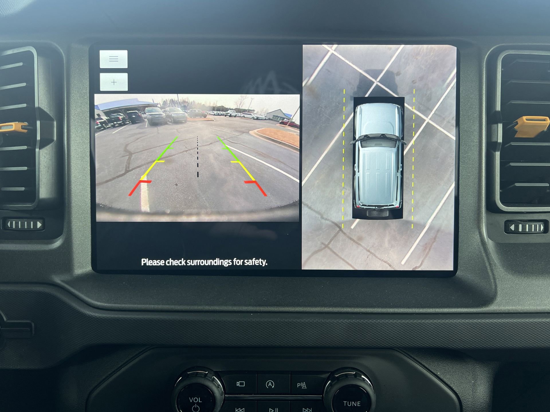 Certified 2024 Ford Bronco Badlands image 6