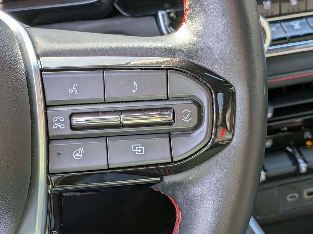 Used 2023 Chevrolet Colorado Z71 w/ Z71 Convenience Package 2 image 16