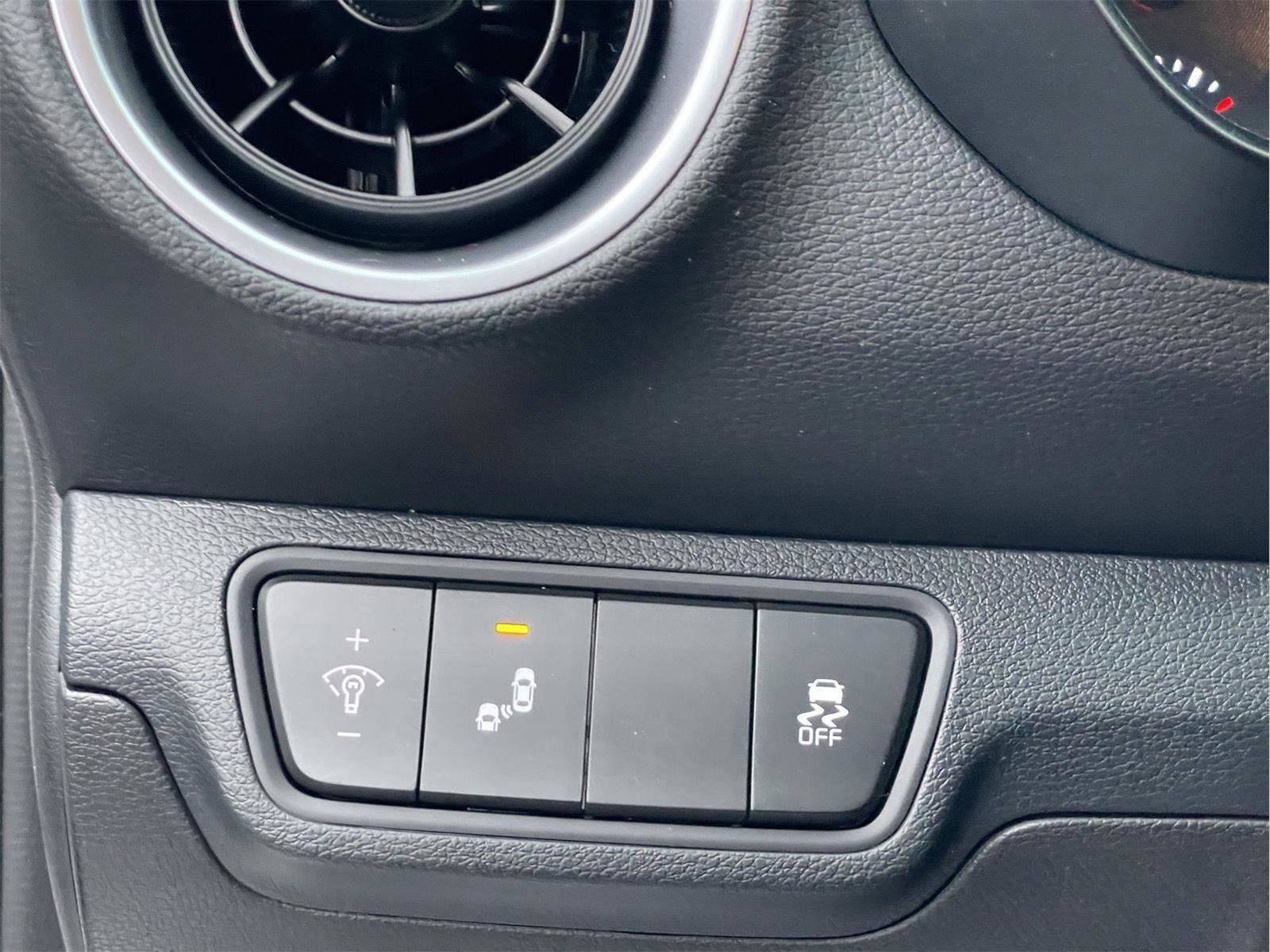 Used 2023 Kia Forte GT-Line image 23