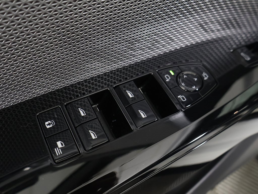 Used 2023 BMW 760i xDrive w/ Parking Assistance Package image 41